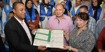 تسليم 13 كشك و74 مشروع تمكين اقتصادي ووصلات مياه للأسر الأولى بالرعاية بتكلفة حوالي 5 مليون جنيه بأسيوط 1 - جريدة المساء