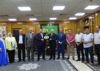 رئيس جامعة المنيا يستقبل وفد وزارة التخطيط لمتابعة المشروعات القائمة بالقطاعي التعليمي والمستشفيات الجامعية 19 - جريدة المساء