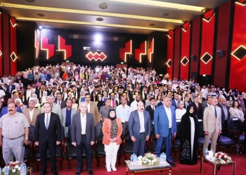 محافظ أسوان يشهد فعاليات حفل التخرج والتكريم لطلاب مجمع مدارس السلام أكاديمى 29 - جريدة المساء