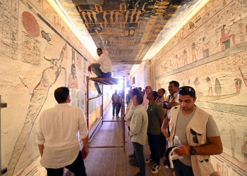 عيسى يتابع  آخر الاستعدادات للموسم السياحي الشتوي المقبل  ..من البر الغربى بالأقصر.. الوزير يوجه بسرعة الانتهاء من ترميم بعض المقابر بوادى الملوك  واعادة افتتاحها لاستقبال واستيعاب التدفق في نمو الحركة السياحية الوافدة 28 - جريدة المساء