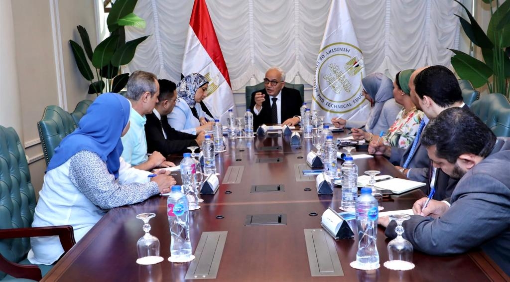 «حجازي»: معايير جديدة لتطوير أداء المعلمين تتناسب مع نظام التعليم الحالي 19 - جريدة المساء