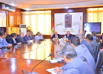 "حجازي" يؤكد الاهتمام بالشكل العام والحضارى للمدارس والنظافة بداخل المدارس وخارجها وزراعة الأشجار 25 - جريدة المساء