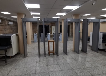 توسعة صالة استقبال الزائرين بمعبد إدفو ..استعدادا للموسم السياحى الشتوى.. مضاعفة أجهزة الكشف عن المعادن وفحص الحقائب ..وزيادة بوابات الدخول 33 - جريدة المساء