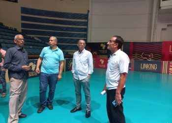 قمر يتفقد الصالات المغطاة قبل انطلاق بطولة افريقيا للطائرة 35 - جريدة المساء