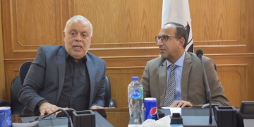 نقيب المهن التمثيلية يبحث الخدمات المالية المتاحة لأعضاء النقابة مع بنك ناصر الاجتماعى 1 - جريدة المساء