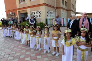 وزير التربية والتعليم يسأل طلبة مدارس كفر الشيخ حول مدى استفادتهم من أسلوب شرح معلمين ويقتتح المدرسة الدولية بالمحافظة 41 - جريدة المساء