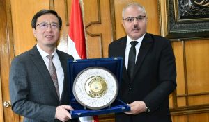 رئيس جامعة القناة يستقبل نائب وزير التعليم الصيني 21 - جريدة المساء