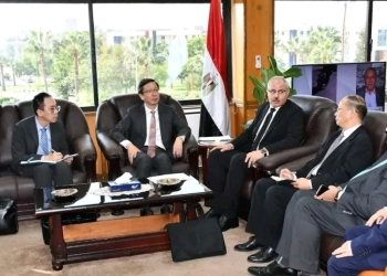 رئيس جامعة القناة يستقبل نائب وزير التعليم الصيني 35 - جريدة المساء