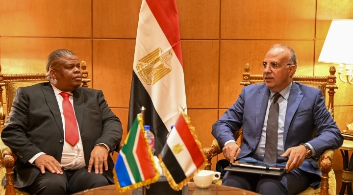 قبيل إنطلاق فعاليات "إسبوع القاهرة السادس للمياه" .. الدكتور سويلم يلتقى نائب وزير المياه والصرف الصحي بجمهورية جنوب افريقيا 19 - جريدة المساء