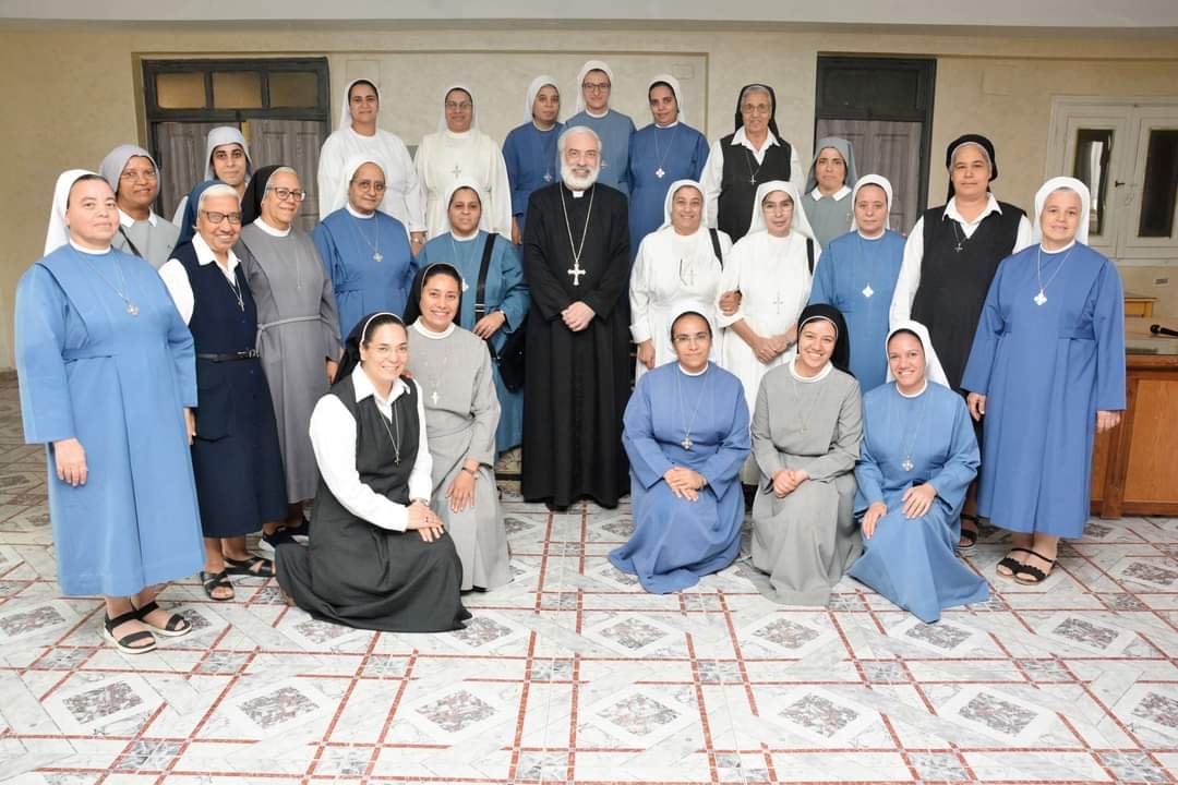 الأنبا باسيليوس يلتقي الاخوات الراهبات بالإيبارشية بالمنيا 17 - جريدة المساء