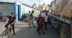 الهلال الأحمر المصرى: توزيع أكثر من 17 ألف كرتونة مساعدات إنسانية على النازحة بمراكز الإيواء في غزة 25 - جريدة المساء