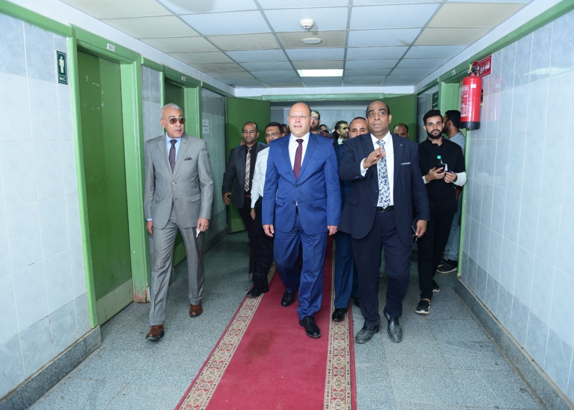 رئيس جامعة سوهاج يفتتح وحدة لعلاج أعضاء هيئة التدريس بالمستشفى الجامعي 19 - جريدة المساء