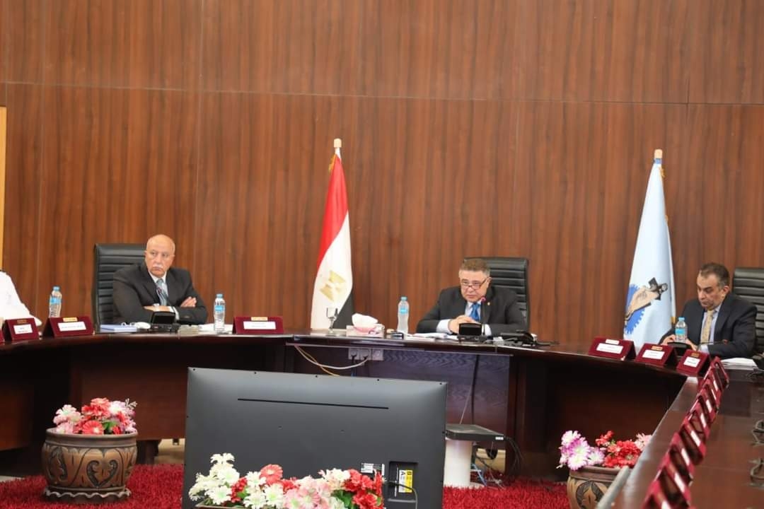 محافظ البحر الأحمر يترأس اجتماع المجلس التنفيذي ويؤكد علي الاهتمام بلقاء المواطنين أسبوعياً لحل مشاكلهم 20 - جريدة المساء محافظ البحر الأحمر يترأس اجتماع المجلس التنفيذي ويؤكد علي الاهتمام بلقاء المواطنين أسبوعياً لحل مشاكلهم 19 - جريدة المساء