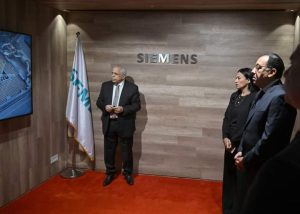 رئيس الوزراء يتفقد شركة "سيمنز" المتخصصة في تطوير برمجيات الصناعات الرقمية 20 - جريدة المساء