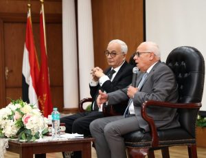 حجازى : المعلمون الناجحون فى مسابقة ال "30 ألف معلم" يتسلمون عملهم الأسبوع الجارى 23 - جريدة المساء