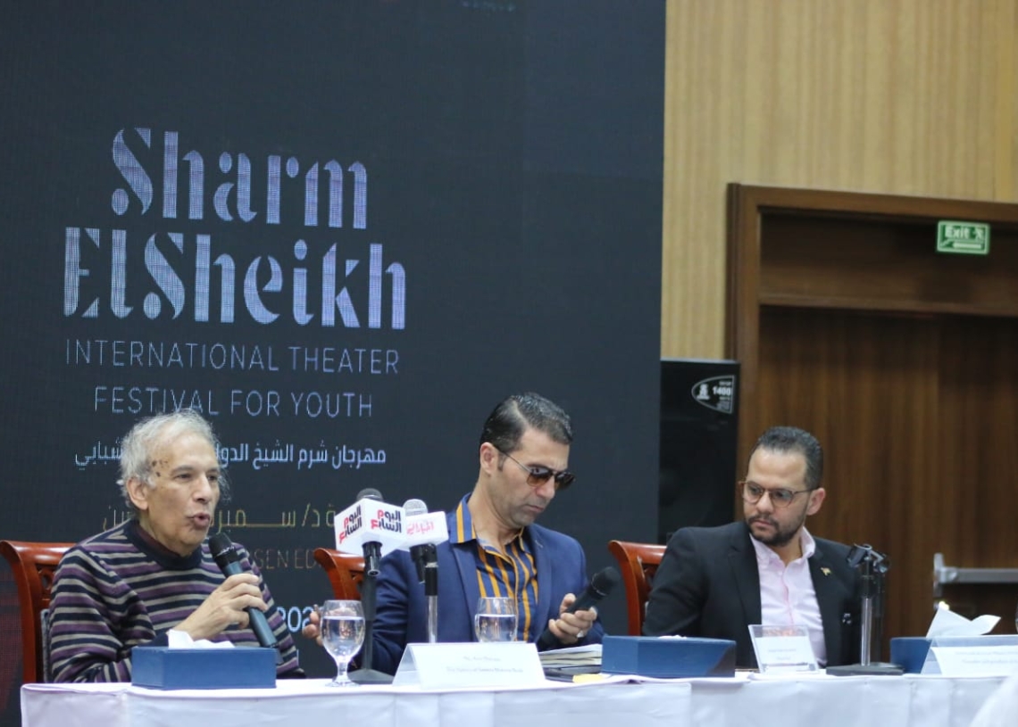 عمرو دوارة في ندوة تكريمه : والدي اكثر شخص حاربني حتي لا أعمل بالمسرح 18 - جريدة المساء