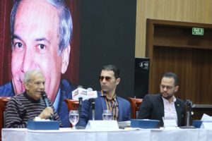 عمرو دوارة في ندوة تكريمه : والدي اكثر شخص حاربني حتي لا أعمل بالمسرح 20 - جريدة المساء