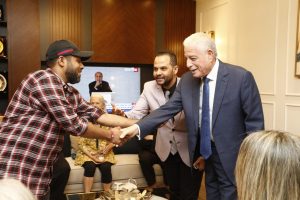 محافظ جنوب سيناء يستقبل نجوم وضيوف مهرجان شرم الشيخ الدولي للمسرح الشبابي 23 - جريدة المساء