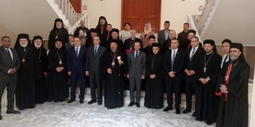 مطران الاقباط الكاثوليك بالمنيا يستقبل وفد حملة المرشح الرئاسي عبد الفتاح السيسي 2 - جريدة المساء مطران الاقباط الكاثوليك بالمنيا يستقبل وفد حملة المرشح الرئاسي عبد الفتاح السيسي 1 - جريدة المساء