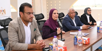 الوزيرة خلال افتتاح معرض ديارنا وتسليم المشروعات