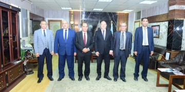 استعداداً لبدء الدراسة بكلية الدراسات العليا والبحوث البيئية..رئيس جامعة سوهاج يستقبل لجنة الأعلى للجامعات 1 - جريدة المساء