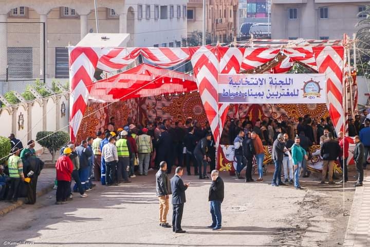 غرفة العمليات المركزية بالاتحاد العام للجمعيات الأهلية: توفير كافة الخدمات لكبار السن..و100 مليون صحة تقدم وسط الناخبين 20 - جريدة المساء غرفة العمليات المركزية بالاتحاد العام للجمعيات الأهلية: توفير كافة الخدمات لكبار السن..و100 مليون صحة تقدم وسط الناخبين 19 - جريدة المساء