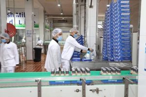 وزير الزراعة و محافظ الشرقية يُدشنان مبادرة "احلم" لتحسين سلالات الماشية بمحافظات الجمهورية 26 - جريدة المساء