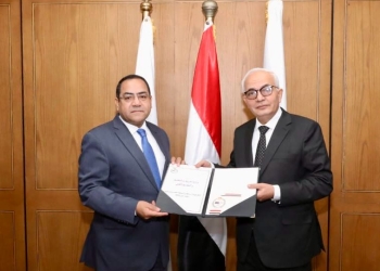 وزير التربية والتعليم يتسلم من رئيس التنظيم والإدارة نتيجة مسابقة شغل ٣٠ ألف وظيفة معلم مساعد 21 - جريدة المساء