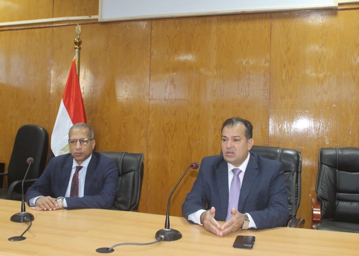 رئيس جامعة جنوب الوادى يناقش آليات مشاركة الطلاب فى الانتخابات الرئاسية 20 - جريدة المساء رئيس جامعة جنوب الوادى يناقش آليات مشاركة الطلاب فى الانتخابات الرئاسية 19 - جريدة المساء