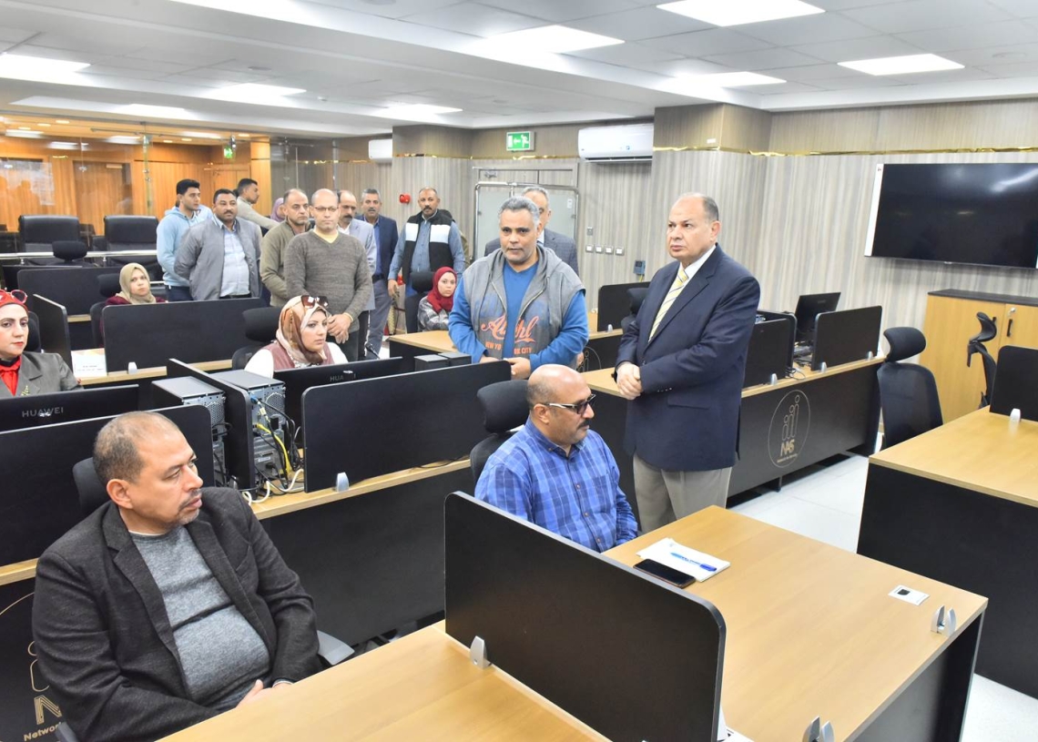 استعدادا للانتخابات الرئاسية.. محافظ أسيوط يتفقد مركز السيطرة الموحد للشبكة الوطنية للطوارىء والسلامة العامة 19 - جريدة المساء