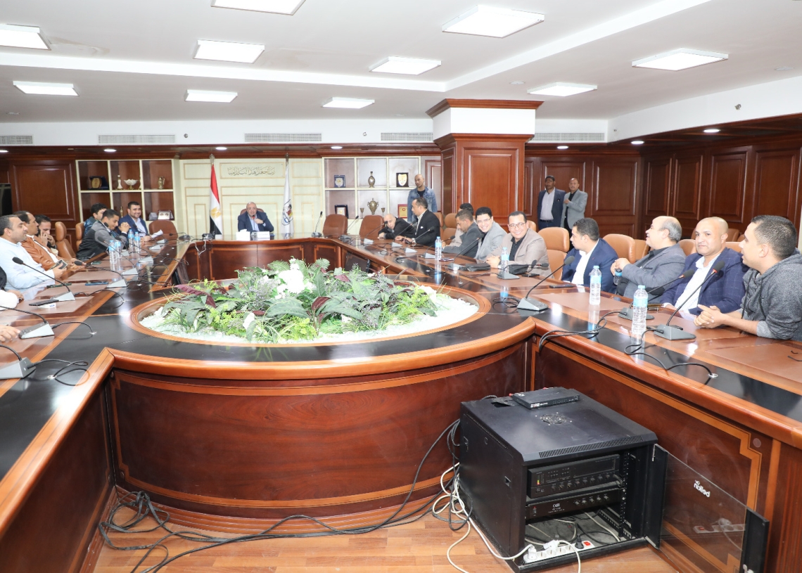 محافظ بني سويف يلتقى الإعلاميين لمناقشة الاستعدادات الخاصة بالانتخابات الرئاسية قبل إنطلاقها بساعات 17 - جريدة المساء