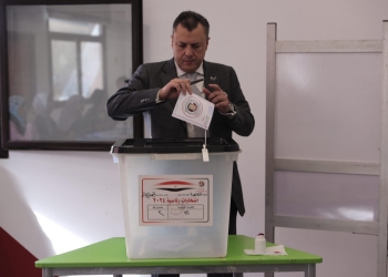 وزير السياحة والآثار بعد الإدلاء بصوته.. المصريون يشاركون فى صنع حاضرهم ورسم مستقبلهم 25 - جريدة المساء