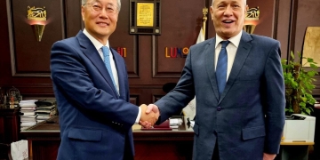 السفير الكورى يبحث سبل التعاون مع محافظة الأقصر 1 - جريدة المساء