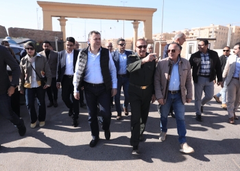 وزير السياحة والآثار يتفقد آخر مستجدات أعمال تطوير الخدمات بمنطقة الأهرامات .. بدء التشغيل التجريبى لبوابات مركز الزوار على طريق الفيوم .. خلال الربع الثانى من 2024 25 - جريدة المساء