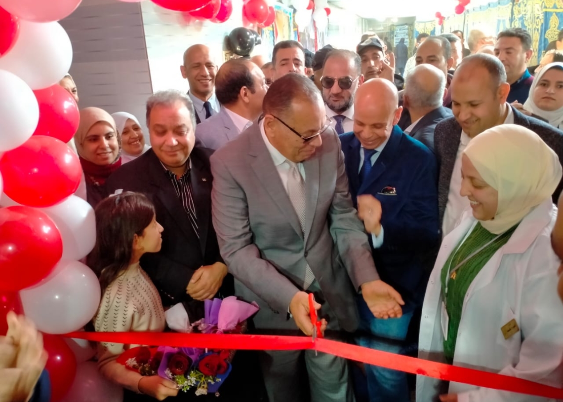 محافظ الشرقية يفتتح بنك الدم التجميعي والمعامل بمستشفي أبوكبير المركزي 16 - جريدة المساء