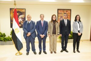 وزيرا التخطيط والاتصالات يشهدان توقيع بروتوكول تعاون مع الهيئة القومية للبريد لتنمية الأسرة المصرية 22 - جريدة المساء وزيرا التخطيط والاتصالات يشهدان توقيع بروتوكول تعاون مع الهيئة القومية للبريد لتنمية الأسرة المصرية 21 - جريدة المساء