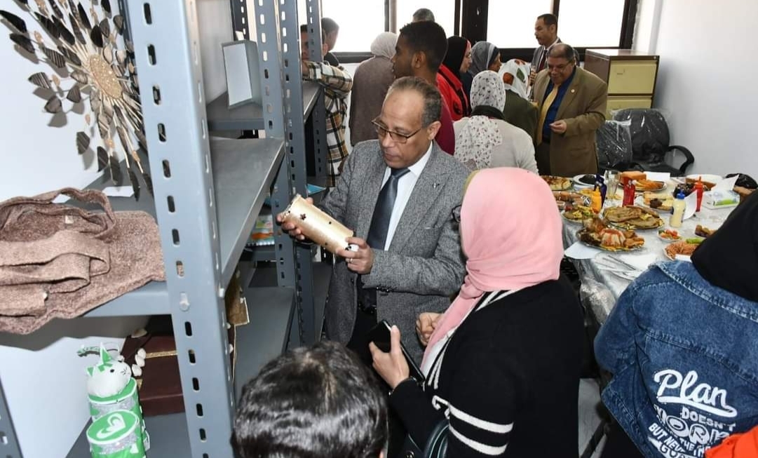 افتتاح معرض منتجات قسم الاقتصاد المنزلي بتربية القناة 20 - جريدة المساء افتتاح معرض منتجات قسم الاقتصاد المنزلي بتربية القناة 19 - جريدة المساء