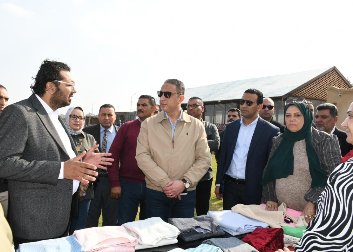 محافظ الفيوم يشهد تسليم أصول عدد 4 وحدات إنتاجية وتوقيع عقود السيدات المستفيدات 18 - جريدة المساء