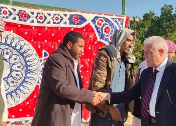 محافظ جنوب سيناء يؤدي واجب العزاء في وفاة شيخ قبيلة الأحيوات برأس سدر 29 - جريدة المساء