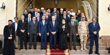 محافظ جنوب سيناء يزور كاتدرائيه السمائيين بشرم الشيخ ويقدم التهنئة بعيد الميلاد المجيد 1 - جريدة المساء