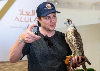 مشاركات دوليه فى منافسات مزاين كأس العلا للصقور 34 - جريدة المساء