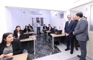 وزير الاتصالات يزور شركتى برمجيات تصدران خدماتهما للخارج من أسيوط 33 - جريدة المساء