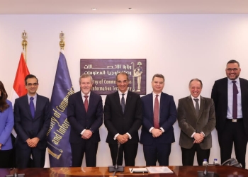 وزير الاتصالات يبحث مع رئيس مجموعة فودافون للحلول الذكية VOIS_ العالمية (فويس) خطط الشركة التوسعية فى مصر 21 - جريدة المساء