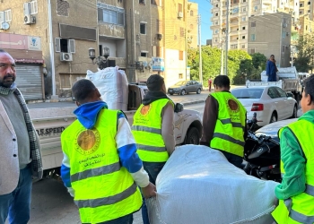 "الشعب الجمهورى" يدشن مبادرة "شتاء دافئ" لدعم الأسر الأولى بالرعاية فى قنا 23 - جريدة المساء