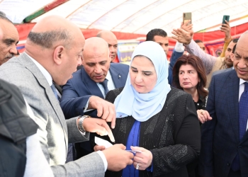 "القباج" و"الداودى" يطلقان قافلة "بالوعي مصر بتتغير للأفضل" بقنا 27 - جريدة المساء