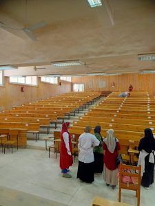 لأول مرة بالجامعات المصرية.. تكويد المدرجات والمقاعد الدراسية بكليات "جنوب الوادى" 26 - جريدة المساء