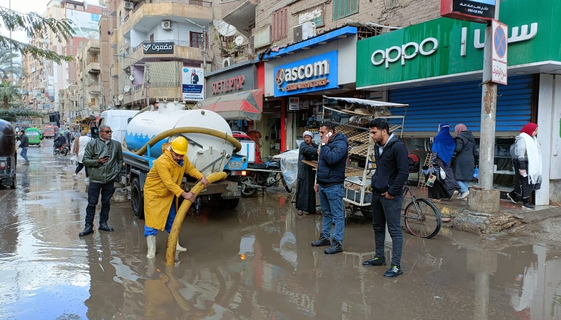 شفط تجمعات مياه الأمطار بالمنوفية 18 - جريدة المساء شفط تجمعات مياه الأمطار بالمنوفية 17 - جريدة المساء