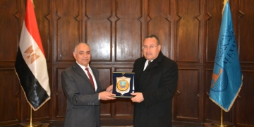 الغرفه التجاريه تهدي جامعه الاسكندريه اجهزه للطاقه الشمسيه بثمانيه ونصف مليون جنيه 1 - جريدة المساء