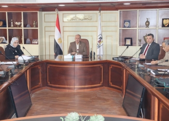 السكرتير العام ببني سويف  يعقد الاجتماع الدوري بأعضاء لجنة متابعة اشتراطات الأمن والسلامة لبعض المنشآت الحكومية 23 - جريدة المساء