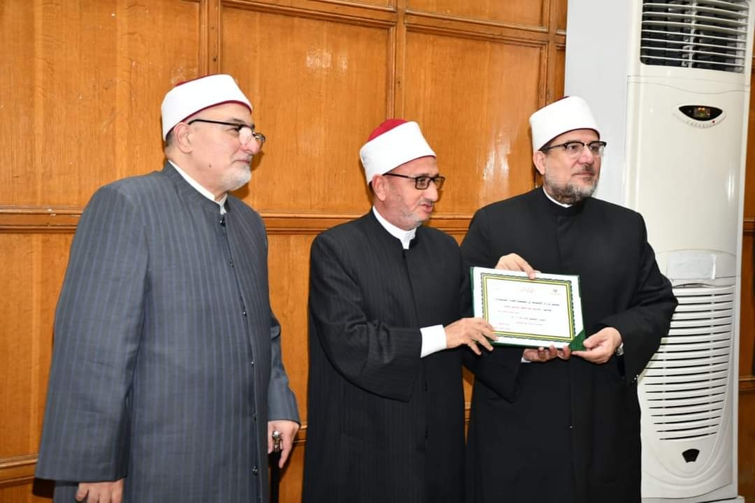 تكريم وكيل وزارة الأوقاف بالمنيا لحصوله على جائزة التميز الوظيفي لعام 2023 17 - جريدة المساء